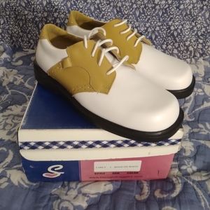 NWT in Box Sand Baggers Golf Shoes